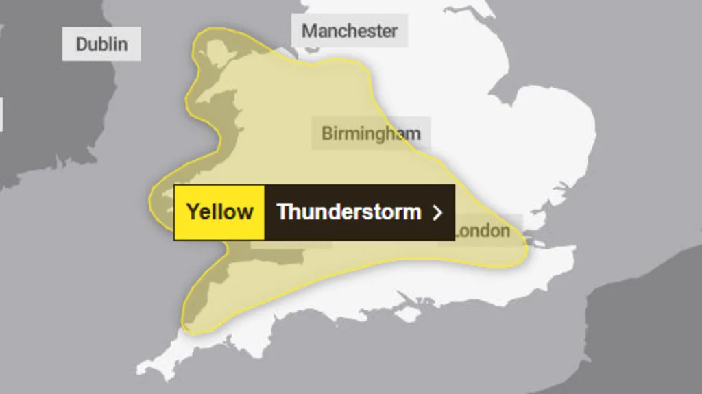 Thunderstorms and floods forecast despite driest spring for decades