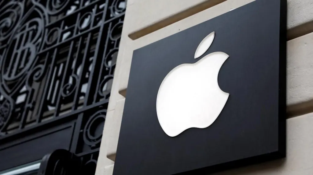 US judge refers Apple for possible criminal contempt