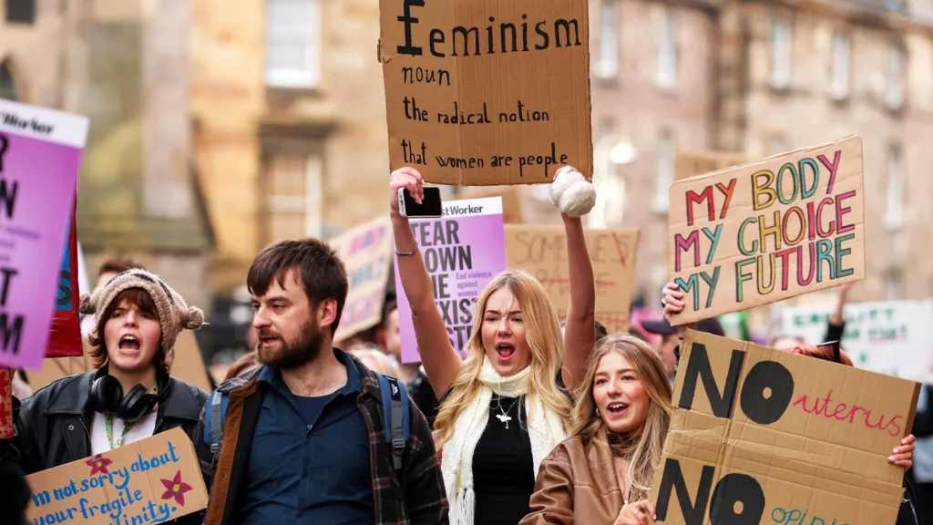 Scottish government drops plans for new misogyny law