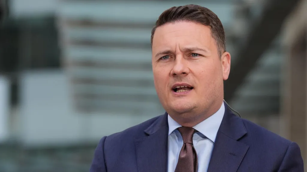 More than 1,000 GPs to get share of £102m to expand surgeries