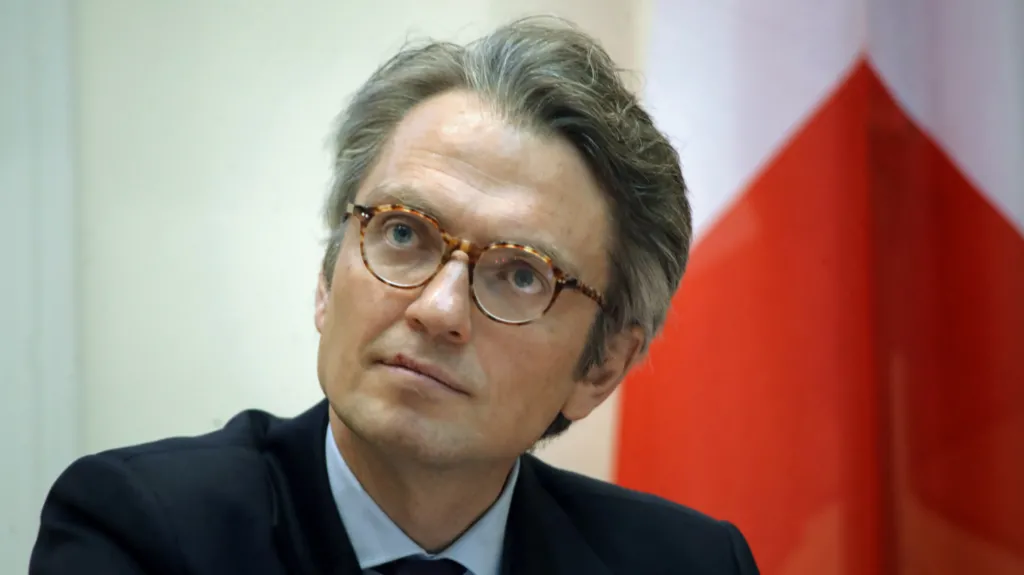 Sweden&#039;s national security adviser quits over Grindr images