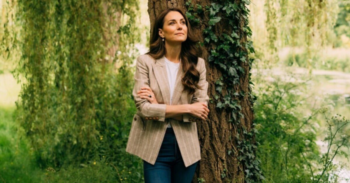 We&#039;ve found Princess Kate exact &#039;tummy-friendly&#039; jeans – get her look