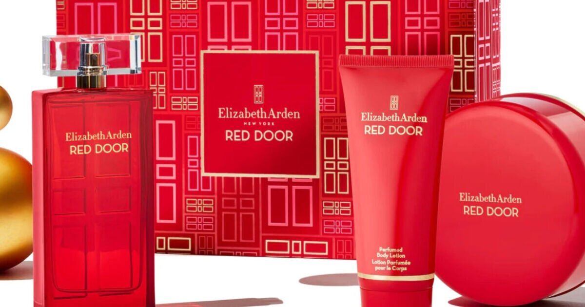 Elizabeth Arden fans save £20 off fragrance set that &#039;lasts longer than other perfumes&#039;