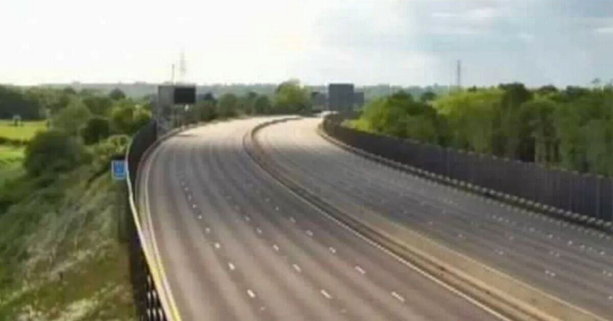 M4 traffic LIVE: Motorway closed after horror crash - air ambulance on scene