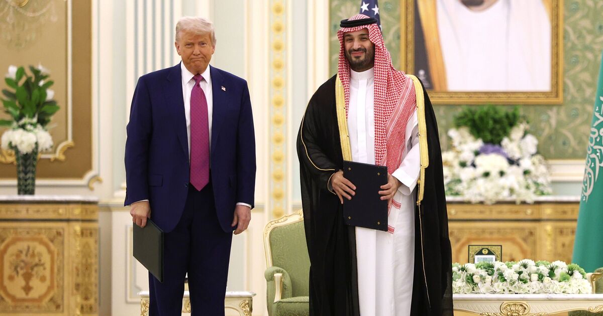 Donald Trump accepts &#039;world&#039;s most expensive gift&#039; at start of Middle East state visit