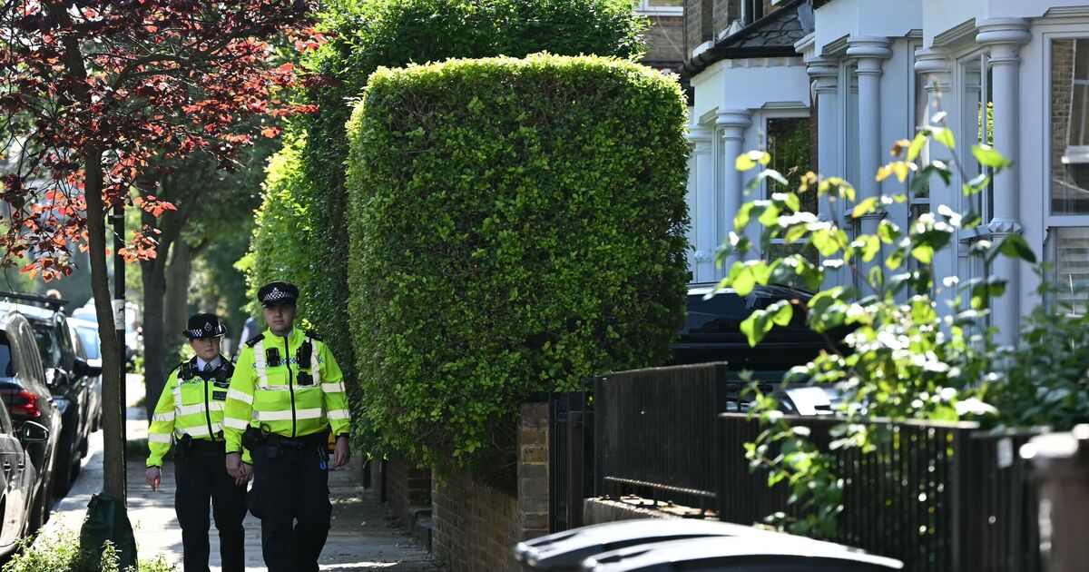 &#039;Protect politicians&#039; plea as anti-terror police investigate fire at Keir Starmer&#039;s home