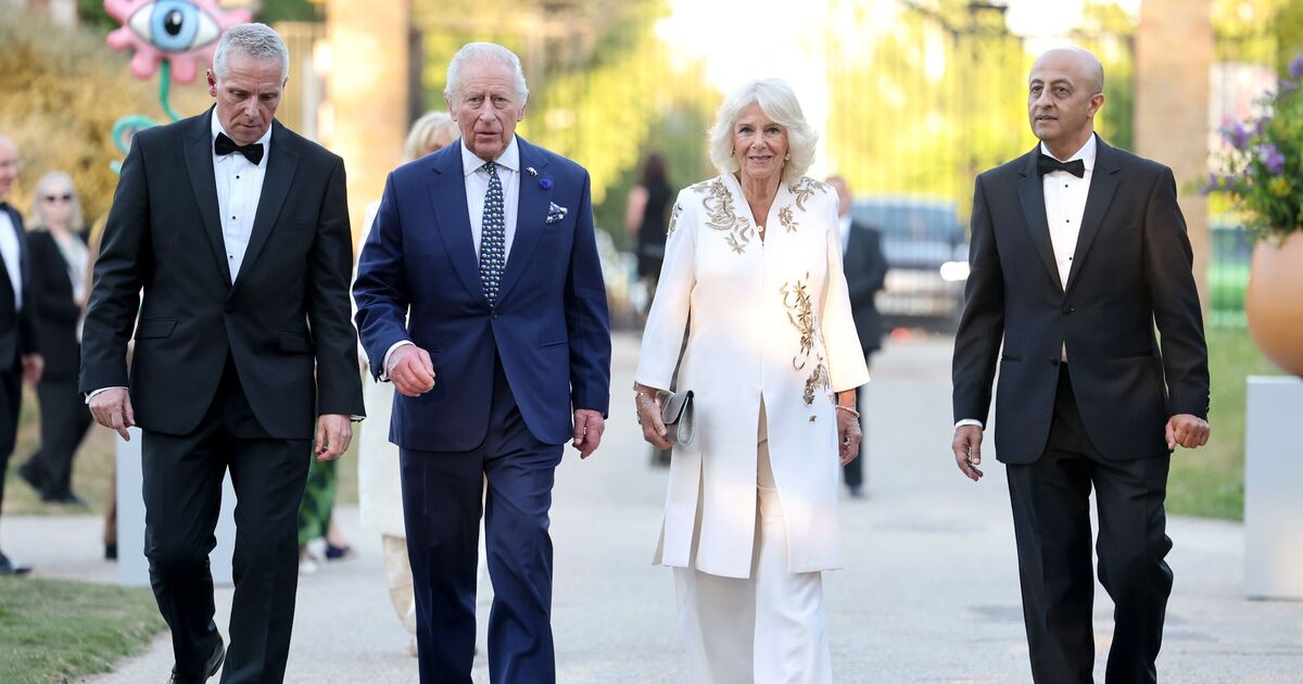 Incredible pictures show King Charles and Queen Camilla at Kew Gardens