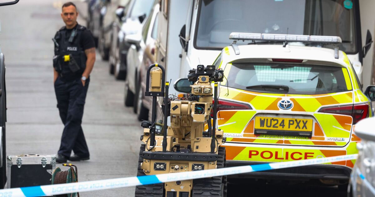 Chaos in UK city with residents evacuated as bomb squad rush to the scene