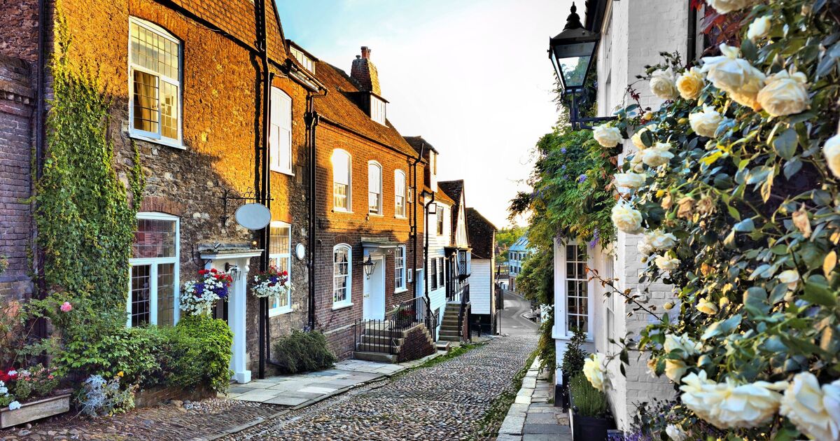 The beautiful UK seaside town that&#039;s not even by the sea - just 1 hour from London