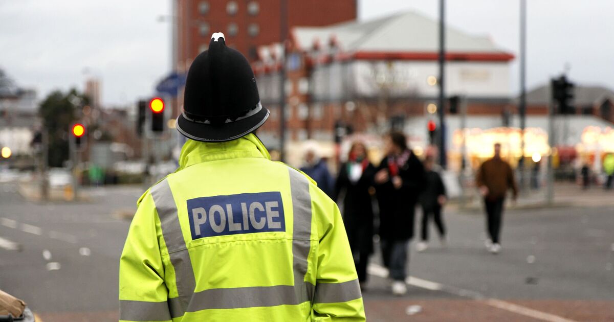 UK high street shops exposed for &#039;helping people smugglers avoid cops&#039;