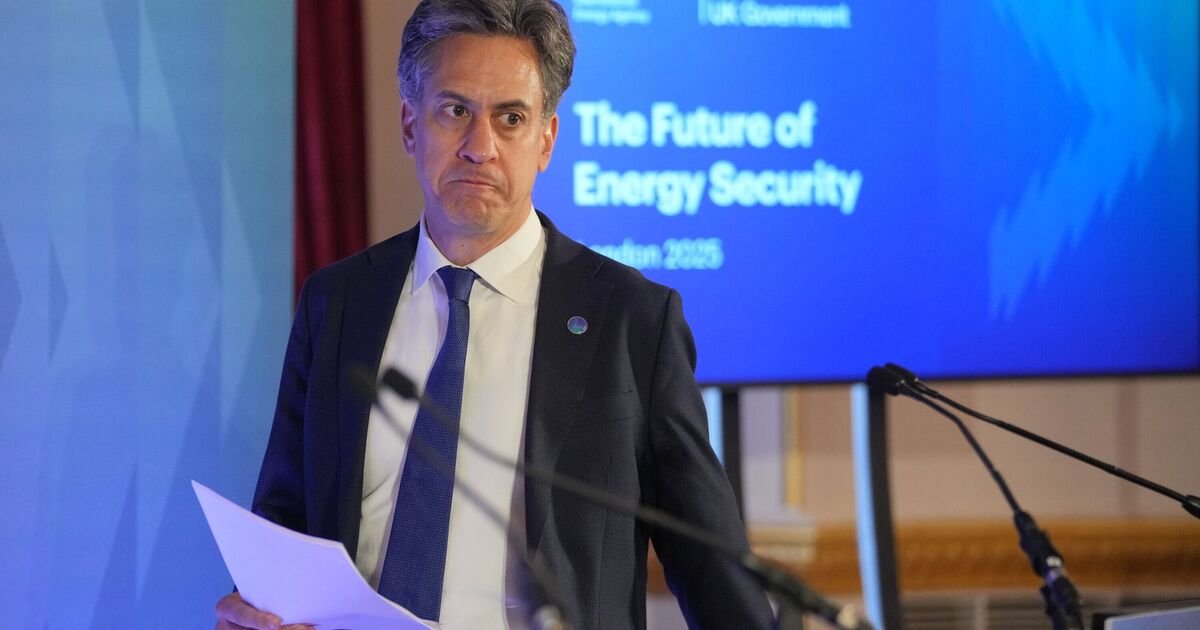 Huge blow to Ed Miliband as Reform councillors declare war on net zero plans