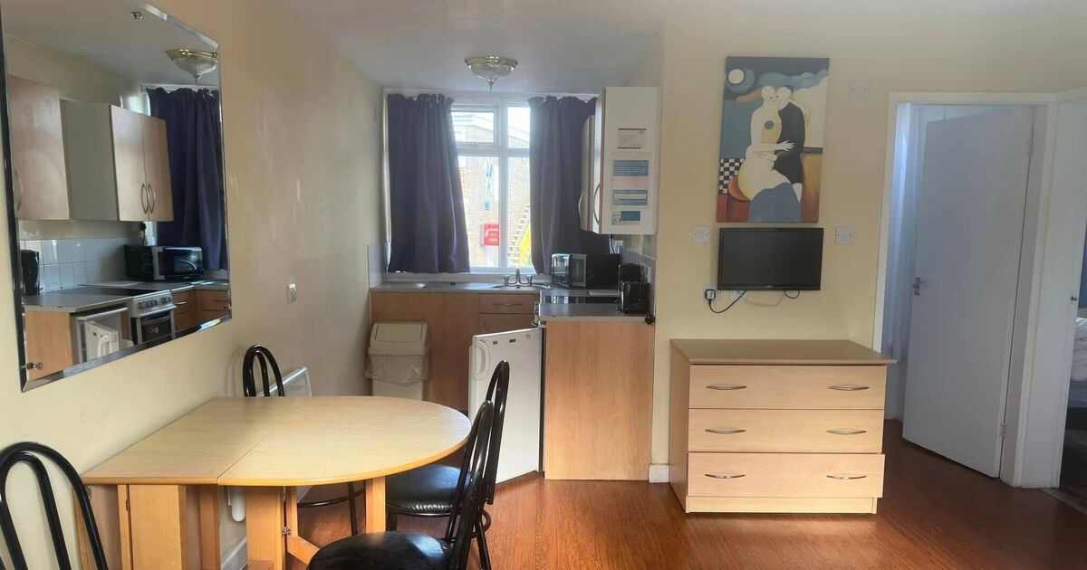 Pontins holiday park left abandoned and &#039;frozen in time&#039; with rooms left untouched