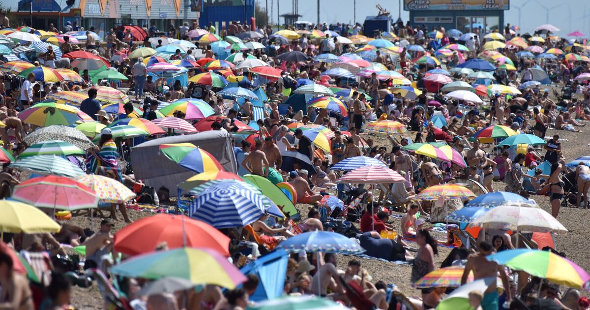 UK weather maps shows mini-heatwave hitting England, Scotland, and Wales with 23C heat