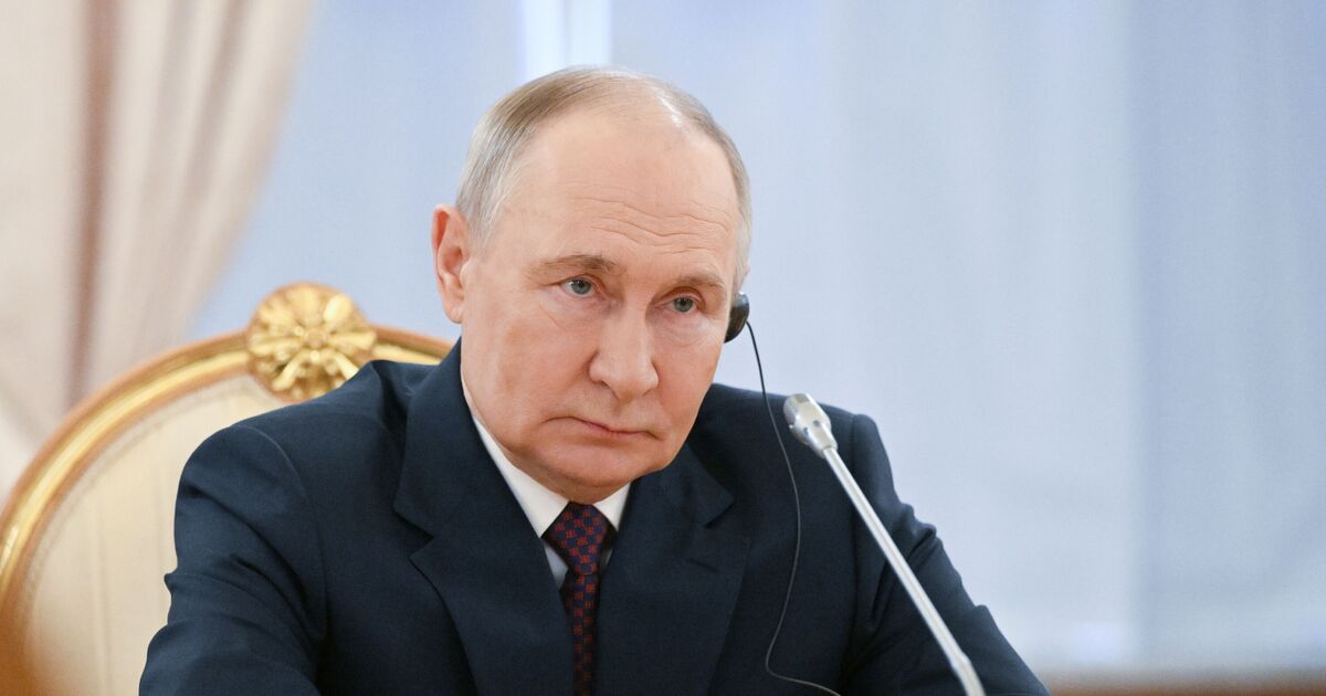 UK&#039;s wave of sanctions targets Russian ships raining on Putin&#039;s military parade