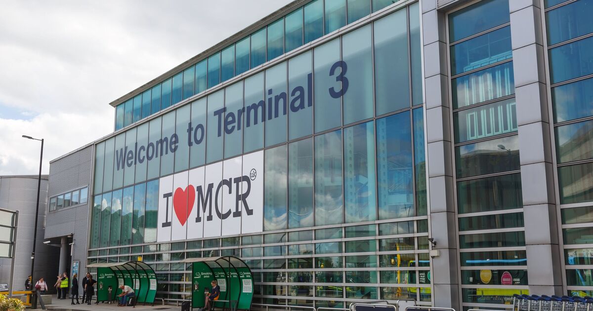 Manchester Airport &#039;Power cut&#039; in terminal triggers passport control chaos