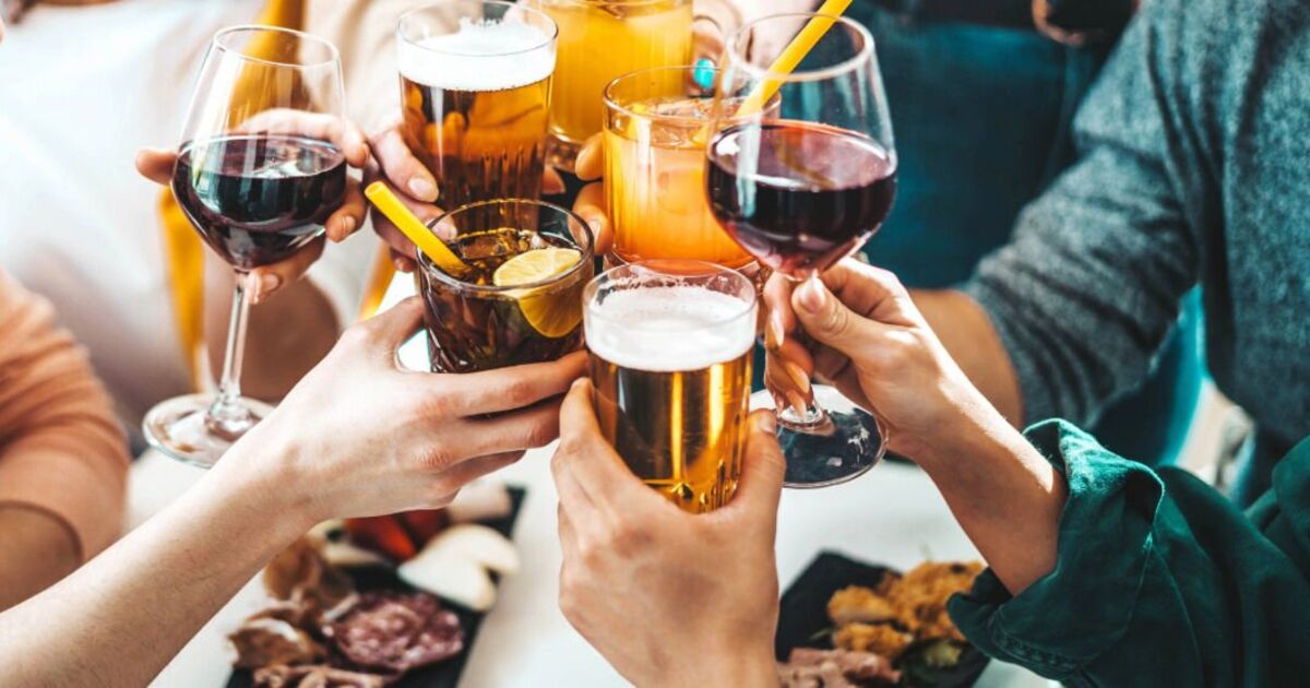 Crisis in Spain as tourists abandon restaurants - &#039;wine and beer costs too much&#039;