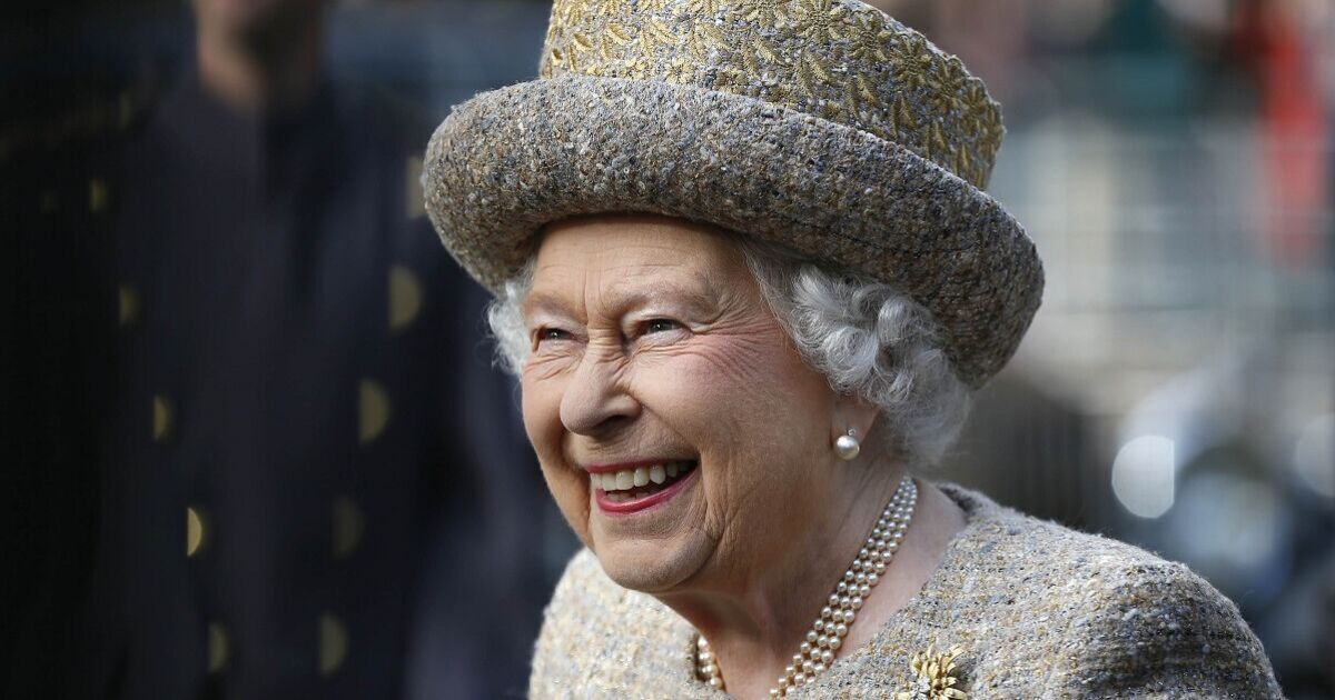 Queen Elizabeth&#039;s brilliant response when Australian cricket legend asked for an autograph